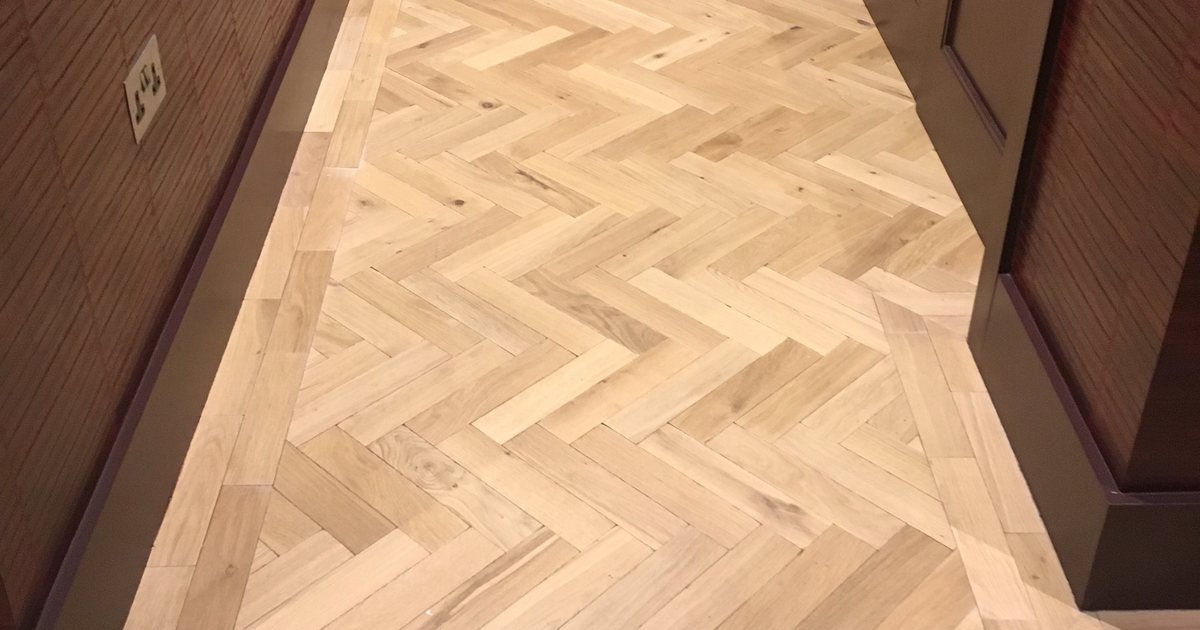 How to clean a wooden floor and parquet